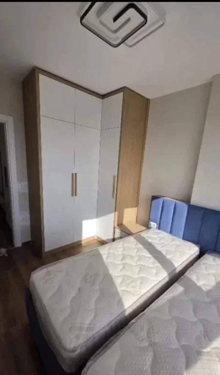 Tirane, jepet me qera apartament 1+1 Kati 7, 60 m² 550 € (Tek Shkolla e Bashkuar prane Qsut)