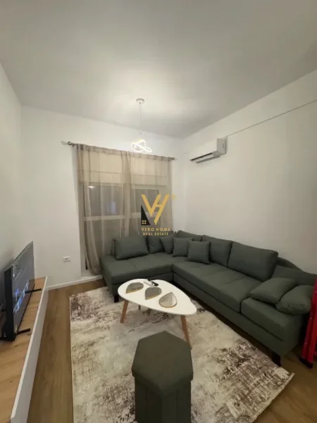 Tirane, jepet me qera apartament 1+1+Ballkon Kati 2, 50 m² 500 € (ALI DEMI)