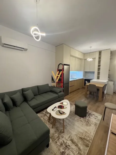 Tirane, jepet me qera apartament 1+1+Ballkon Kati 2, 50 m² 500 € (ALI DEMI)