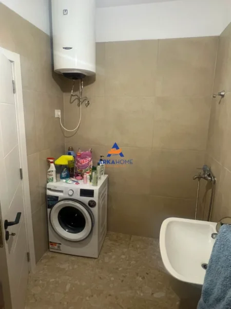 Tirane, jepet me qera apartament 1+1+Ballkon Kati 1, 59 m² 540 € (5 MAJI)