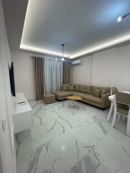 Tirane, shitet apartament 1+1 , 67 m² 135.000 € (YZBERISHT)