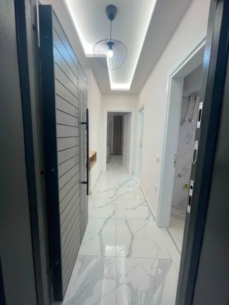 Tirane, shitet apartament 1+1 , 67 m² 135.000 € (YZBERISHT)