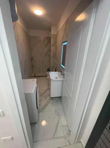 Tirane, shitet apartament 1+1 , 67 m² 135.000 € (YZBERISHT)