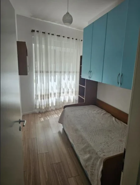 Tirane, jepet me qera apartament 2+1 Kati 2, 64 m² 550 € (Ali Demi)