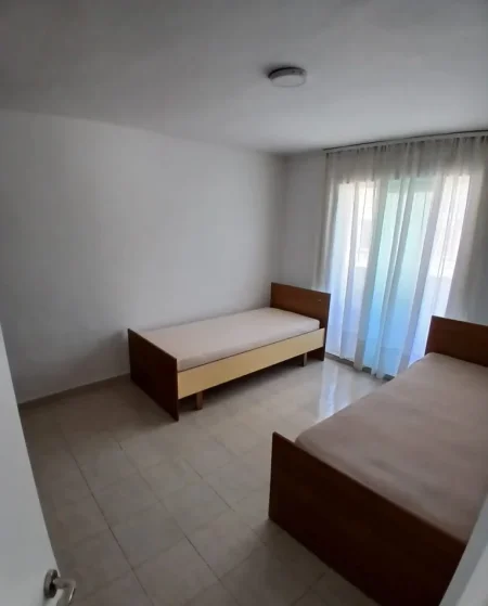 Tirane, jepet me qera apartament 1+1 Kati 5, 70 m² 600 € (Vasil Shanto)