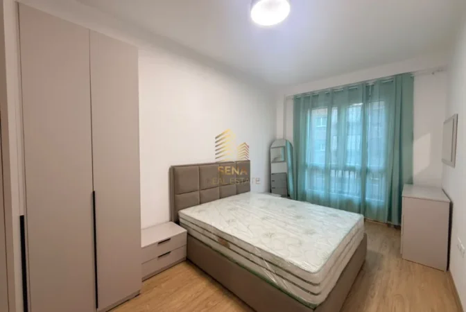 Tirane, jepet me qera apartament 1+1+Ballkon Kati 5, 55 m² 550 € (Rruga 5 Maji)