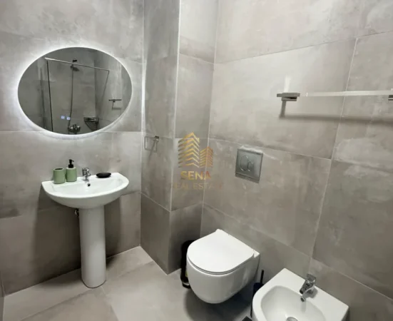 Tirane, jepet me qera apartament 1+1+Ballkon Kati 5, 55 m² 550 € (Rruga 5 Maji)