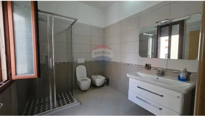 Vlore, shitet Vile Vile 3 Katshe , 595 m² 990.000 € (Rruga Gjergj Kastrioti (Transballkanike), Vlorë)