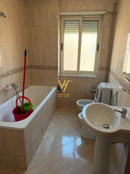 Tirane, jepet me qera apartament 1+1+Ballkon Kati 9, 74 m² 470 € (DON BOSKO)