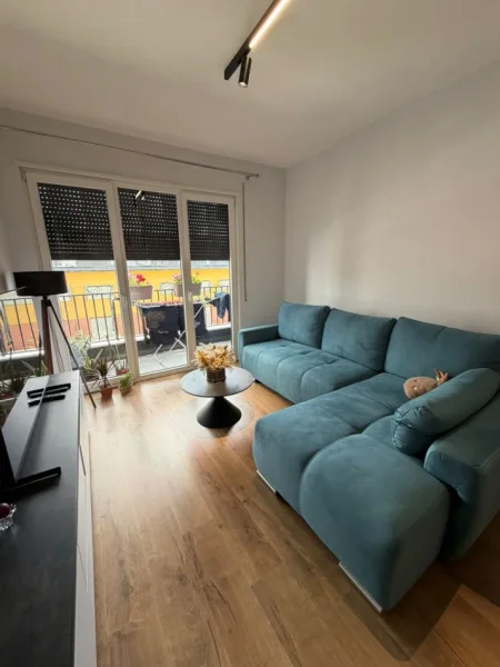 Tirane, jepet me qera apartament 2+1 Kati 1, 120 m² 700 € (Rruga 5 Maji)