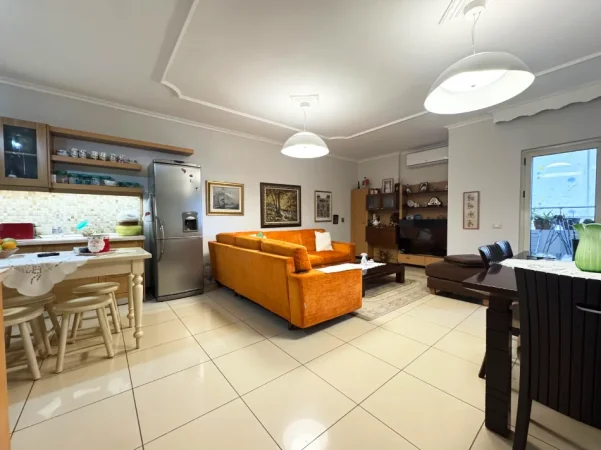 Tirane, shitet apartament 2+1 , 120 m² 270.000 € 