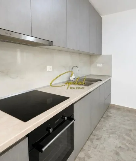 Tirane, jepet me qera apartament 2+1 Kati 2, 135 m² 950 € (PRESIDENCA)