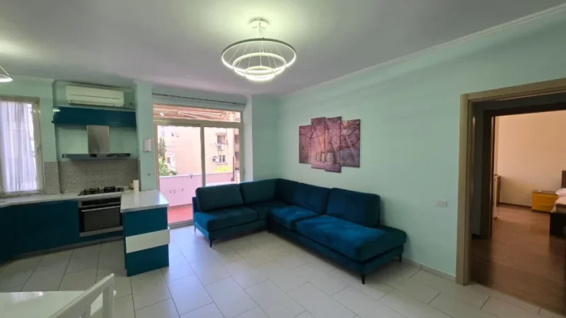 Tirane, jepet me qera apartament 2+1 Kati 3, 115 m² 750 € (Rruga Petro Nini Luarasi)