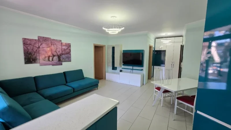Tirane, jepet me qera apartament 2+1 Kati 3, 115 m² 750 € (Rruga Petro Nini Luarasi)