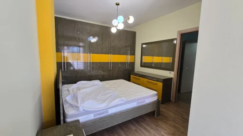 Tirane, jepet me qera apartament 2+1 Kati 3, 115 m² 750 € (Rruga Petro Nini Luarasi)