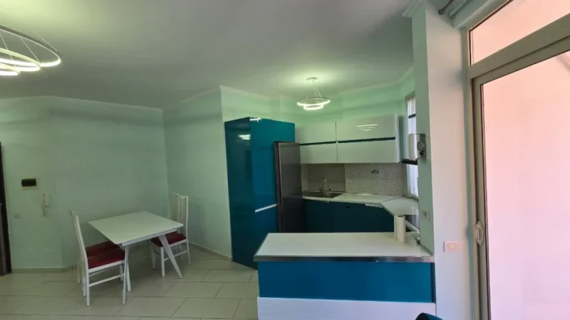 Tirane, jepet me qera apartament 2+1 Kati 3, 115 m² 750 € (Rruga Petro Nini Luarasi)