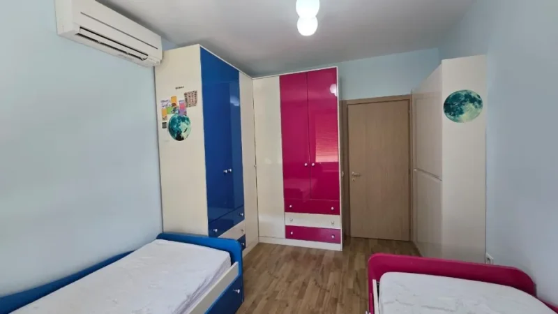 Tirane, jepet me qera apartament 2+1 Kati 3, 115 m² 750 € (Rruga Petro Nini Luarasi)