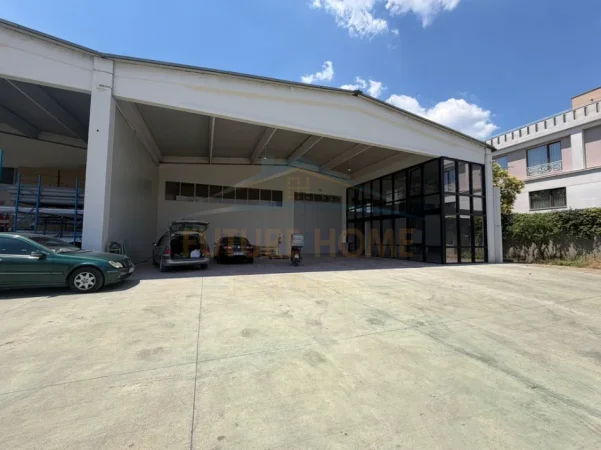 Tirane, shitet magazine , 1.100 m² (Autostrada Tiranë-Durrës (Prane QTU))