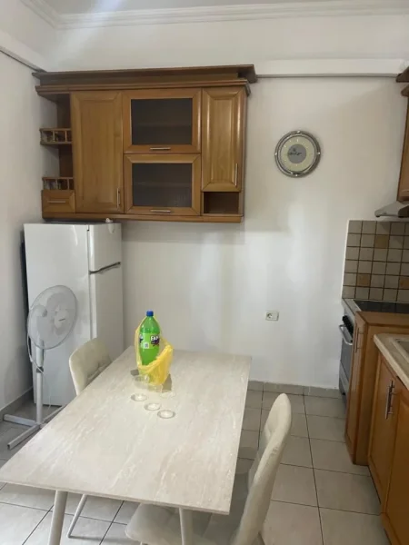 Tirane, jepet me qera apartament 2+1 Kati 2, 90 m² 800 € (Myslym Shyri)