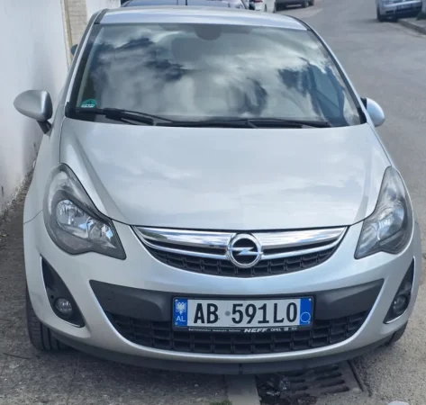 Elbasan, shitet makine Opel. Corsa. D Benzin, gri metalizato manuale Klima 200.000 km 4.500 €