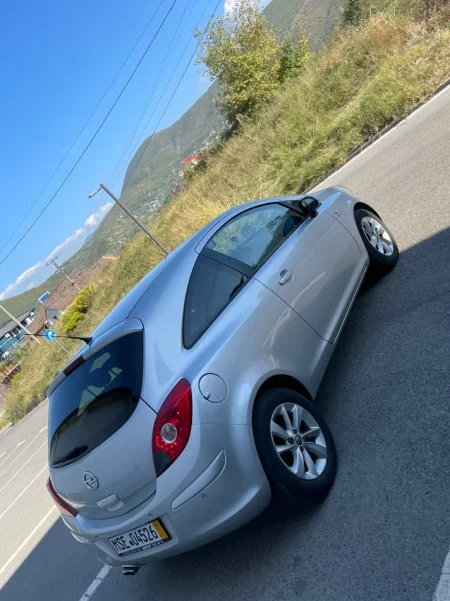 Elbasan, shitet makine Opel. Corsa. D Benzin, gri metalizato manuale Klima 200.000 km 4.500 €