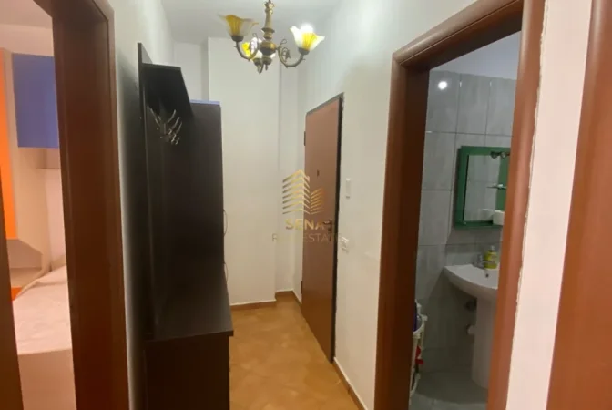 Tirane, jepet me qera apartament 1+1+Ballkon Kati 8, 60 m² 450 € (Astir)