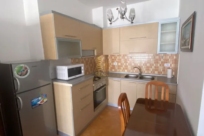 Tirane, jepet me qera apartament 1+1+Ballkon Kati 8, 60 m² 450 € (Astir)