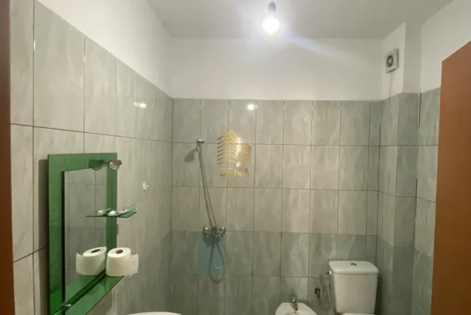 Tirane, jepet me qera apartament 1+1+Ballkon Kati 8, 60 m² 450 € (Astir)