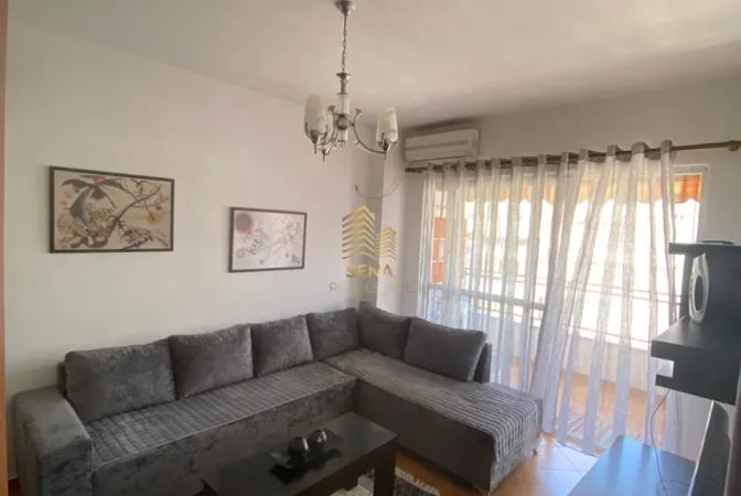 Tirane, jepet me qera apartament 1+1+Ballkon Kati 8, 60 m² 450 € (Astir)