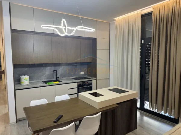 Tirane, jepet me qera apartament 2+1+2+Parkim, Kati 1, 103 m² 850 € (Ish Dogana)