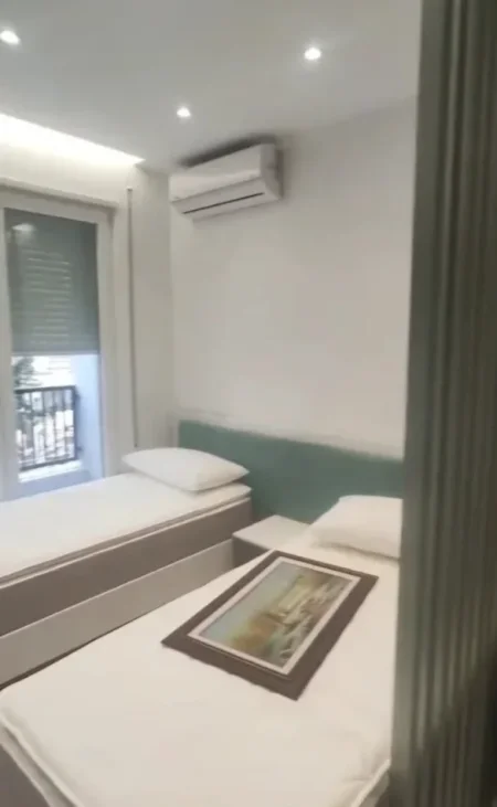 Tirane, jepet me qera garsonier Kati 1, 35 m² 450 € (xhamlliku , oxhaku)