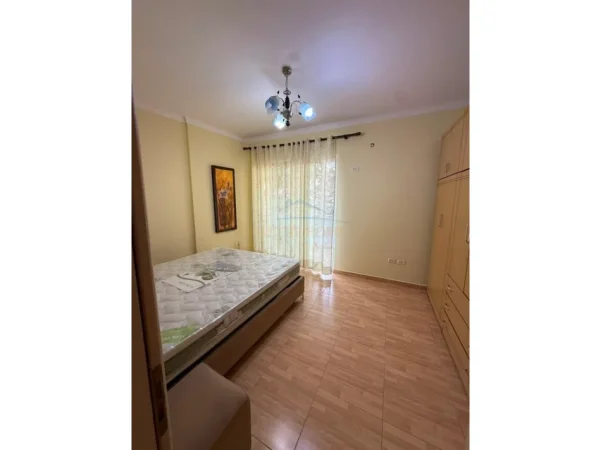 Tirane, jepet me qera apartament 2+1 Kati 1, 91 m² 500 € (FRESK)