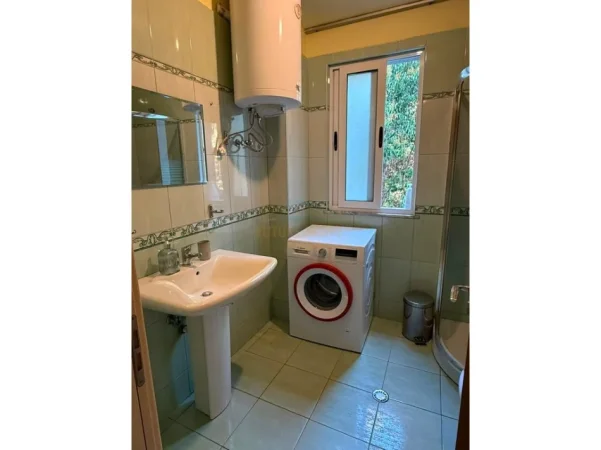 Tirane, jepet me qera apartament 2+1 Kati 1, 91 m² 500 € (FRESK)