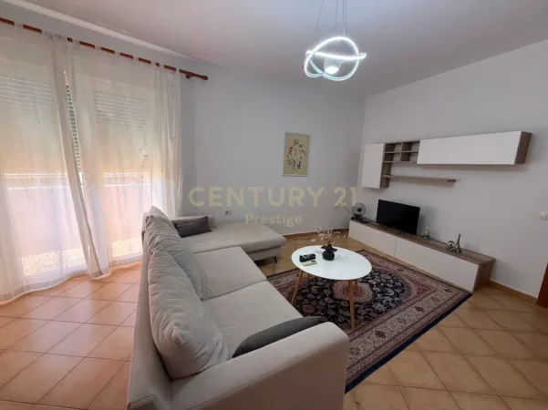 Tirane, jepet me qera apartament 1+1 Kati 1, 68 m² 600 € (Prane Stadiumit Air Albania)