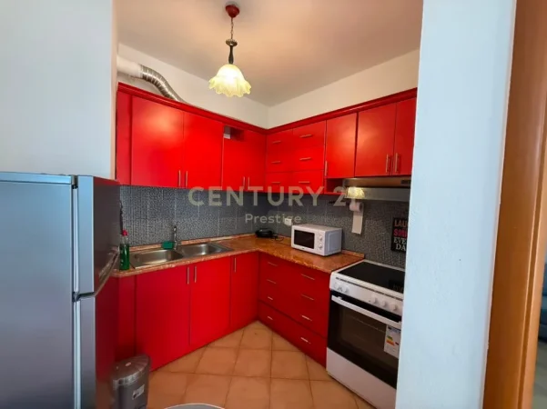Tirane, jepet me qera apartament 1+1 Kati 1, 68 m² 600 € (Prane Stadiumit Air Albania)