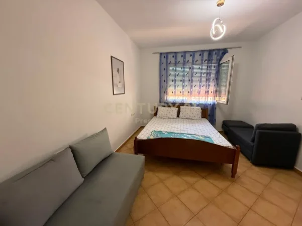 Tirane, jepet me qera apartament 1+1 Kati 1, 68 m² 600 € (Prane Stadiumit Air Albania)