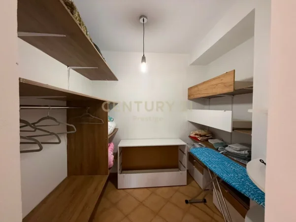 Tirane, jepet me qera apartament 1+1 Kati 1, 68 m² 600 € (Prane Stadiumit Air Albania)