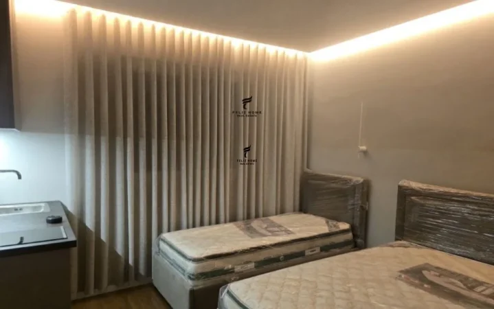 Tirane, jepet me qera garsonier Kati 4, 25 m² 400 € (PAZARI I RI)