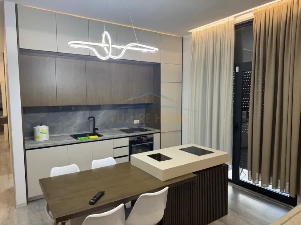 Tirane, jepet me qera apartament 2+1 Kati 1, 109 m² 850 € (ISH DOGANA)