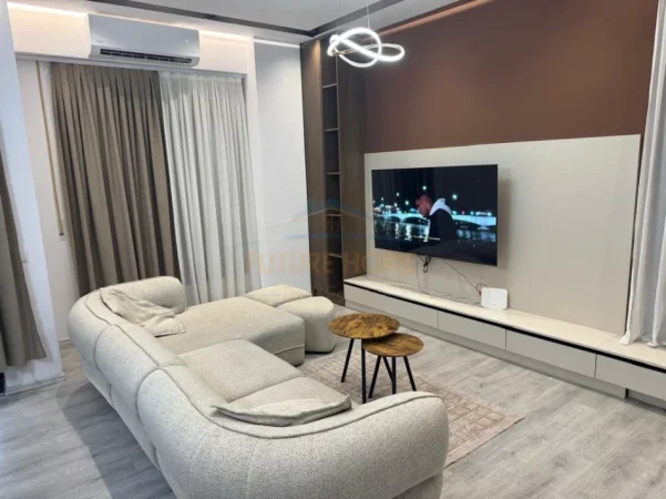Tirane, jepet me qera apartament 2+1 Kati 1, 109 m² 850 € (ISH DOGANA)