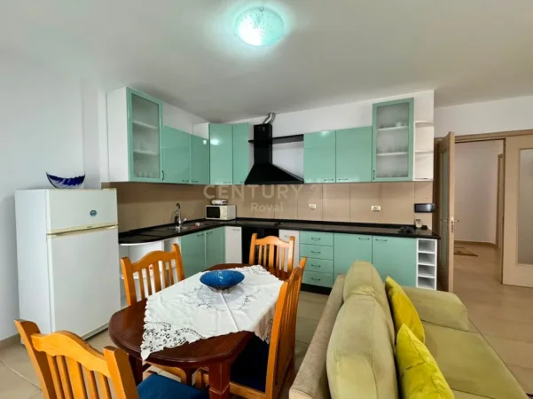 Tirane, jepet me qera apartament 2+1+Ballkon Kati 7, 100 m² 750 € (Rruga e Bogdaneve)