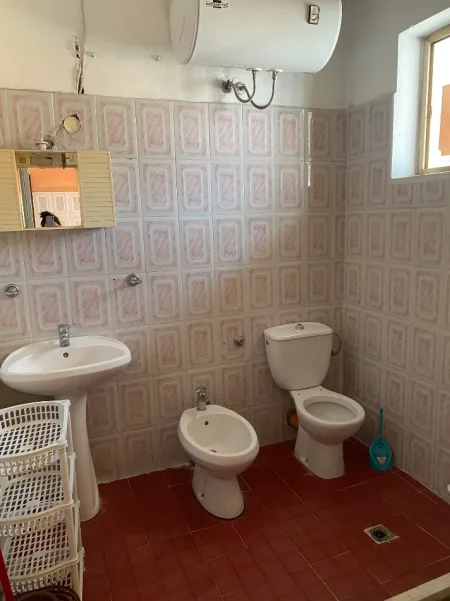 Tirane, jepet me qera Vile 2+1+Ballkon Kati 2, 120 m² 400 € 