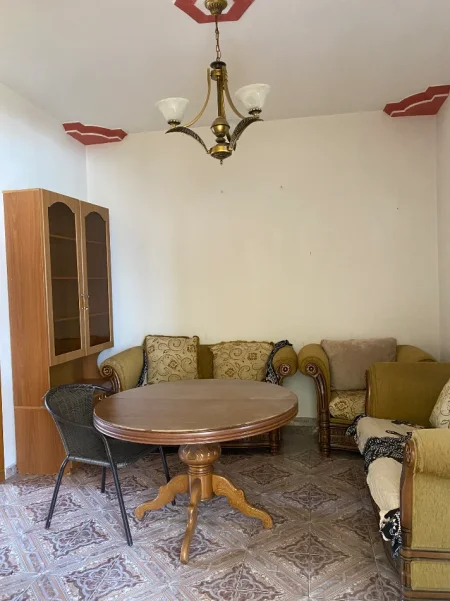 Tirane, jepet me qera Vile 2+1+Ballkon Kati 2, 120 m² 400 € 