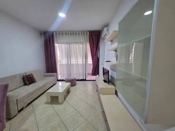 Tirane, jepet me qera apartament 2+1+Ballkon Kati 4, 82 m² 550 € (Unaza e Re)