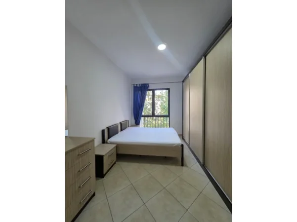 Tirane, jepet me qera apartament 2+1+Ballkon Kati 4, 82 m² 550 € (Unaza e Re)