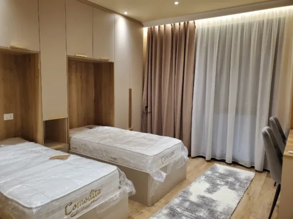 Tirane, jepet me qera apartament 2+1 Kati 2, 117 m² 1.400 € (LIQENI I THATE)