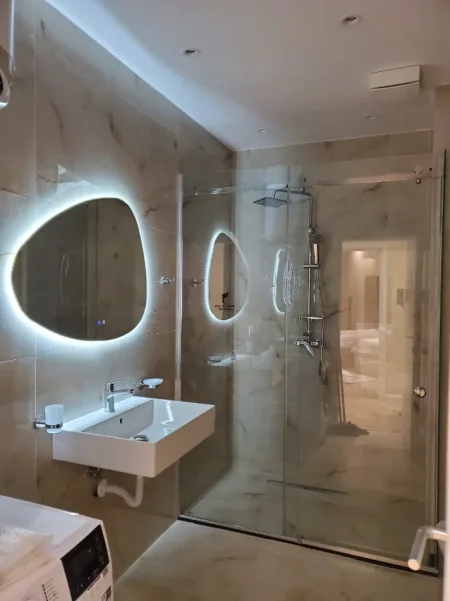 Tirane, jepet me qera apartament 2+1 Kati 2, 117 m² 1.400 € (LIQENI I THATE)