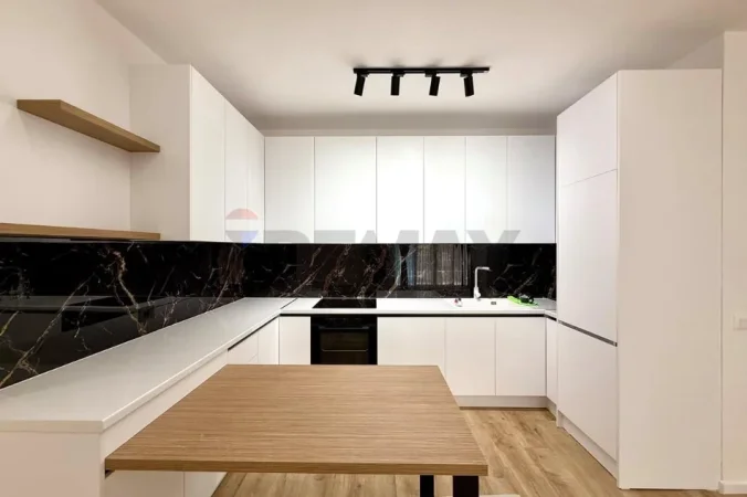 Tirane, shitet 2+1 , 134 m²