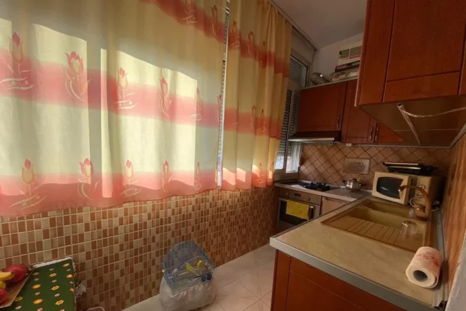 Tirane, jepet me qera apartament 2+1 Kati 7, 100 m² 550 € (Rruga Isuf Elezi)
