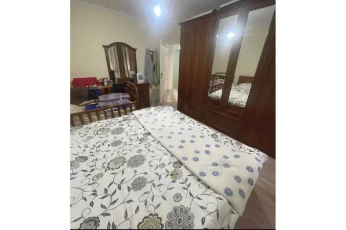Tirane, jepet me qera apartament 1+1 , 500 € 